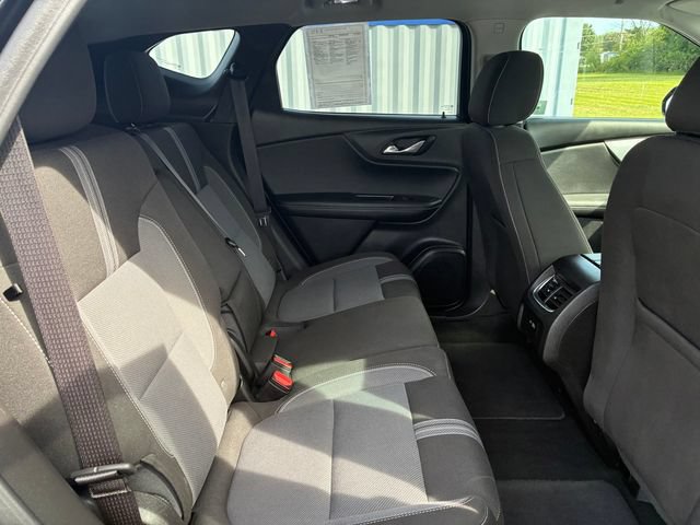 Used 2025 Chevrolet Blazer LT AWD/4WD image 17