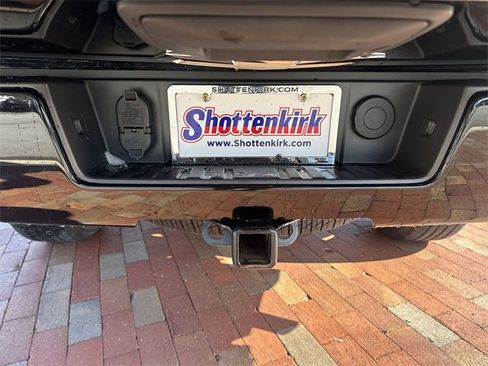 Used 2018 Chevrolet Silverado 1500 LT w/ Texas Edition image 28