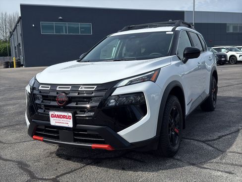 New 2026 Nissan Rogue SV AWD/4WD image 2
