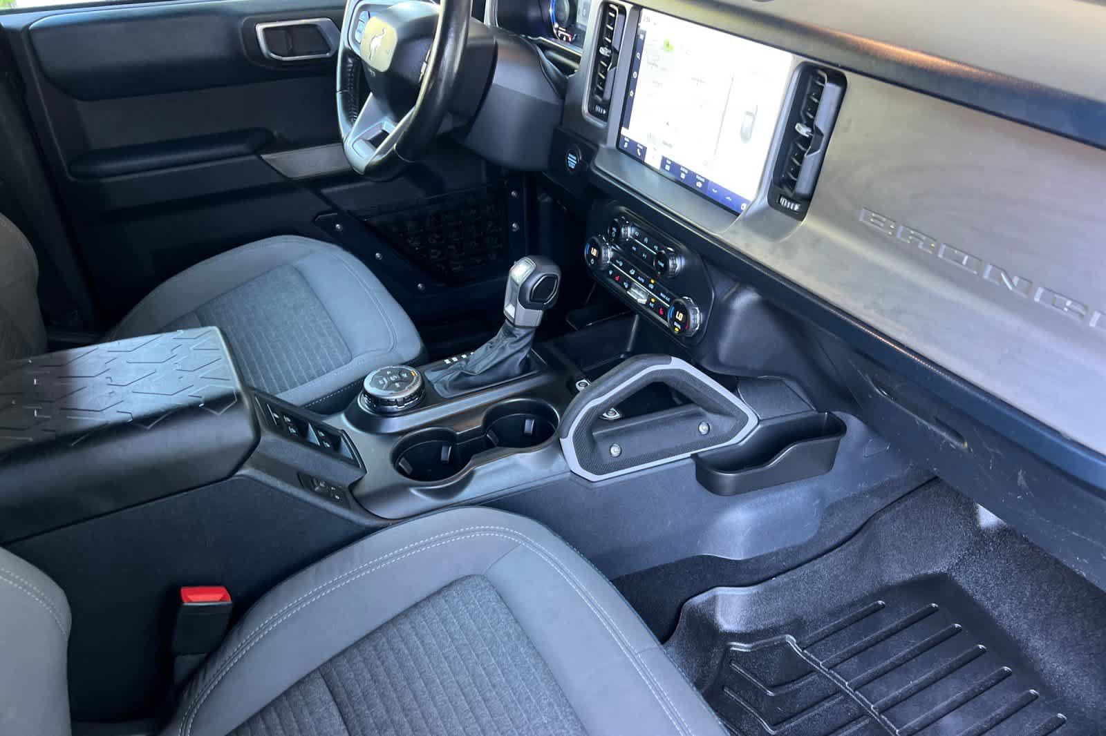 Used 2021 Ford Bronco Outer Banks w/ Sasquatch Package AWD/4WD image 16