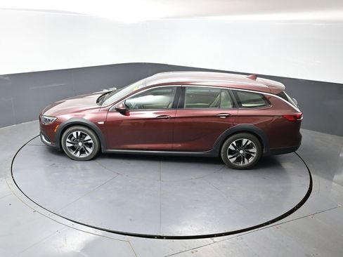 Used 2018 Buick Regal Preferred w/ Sights and Sounds Package AWD/4WD image 20