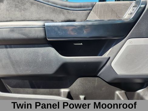 Used 2025 Ford F350 Platinum w/ FX4 Off-Road Package AWD/4WD image 8