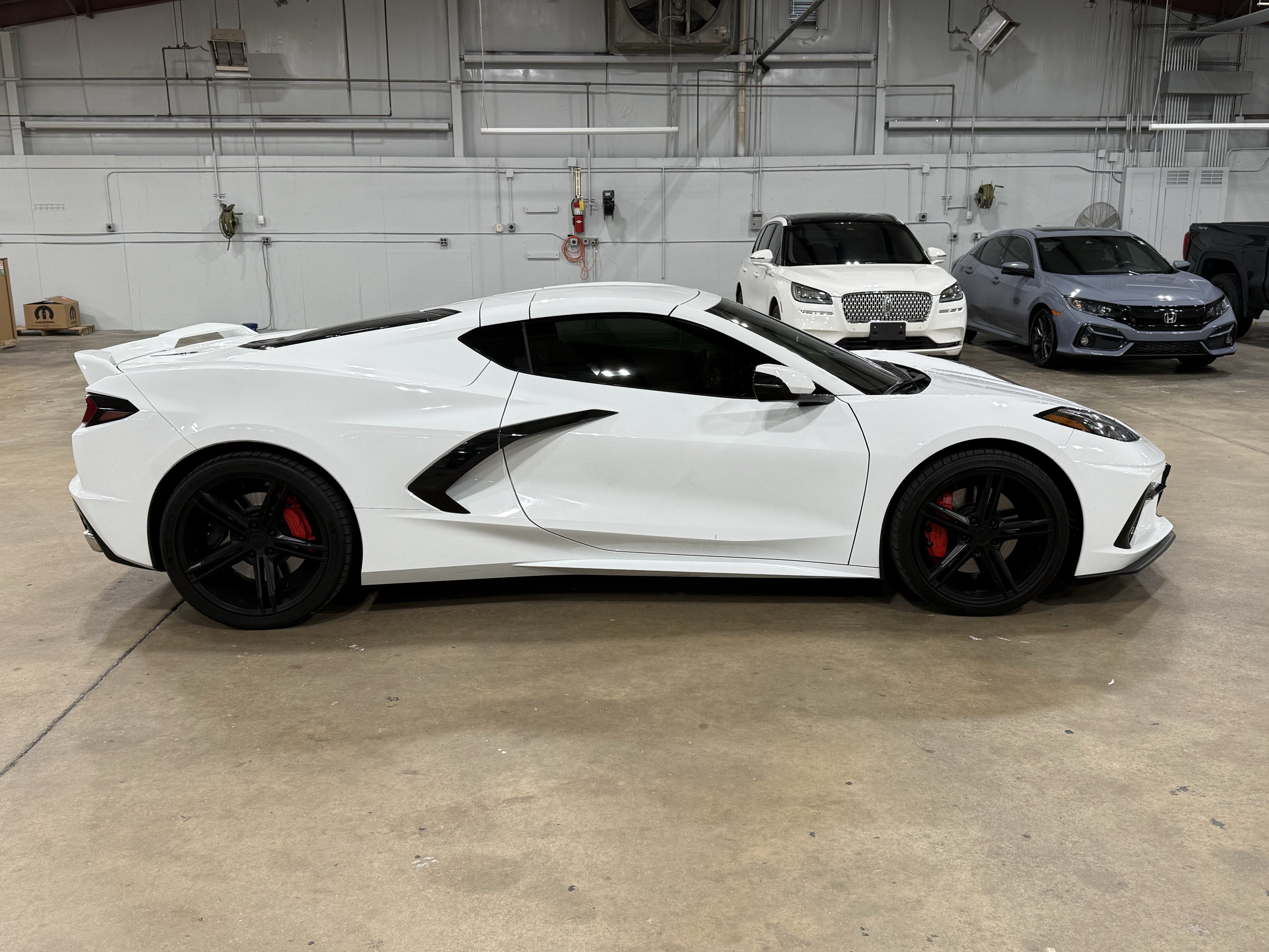 Used 2021 Chevrolet Corvette Stingray Coupe w/ Z51 Performance Package RWD image 12