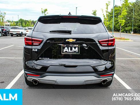 Used 2025 Chevrolet Blazer LT FWD image 11