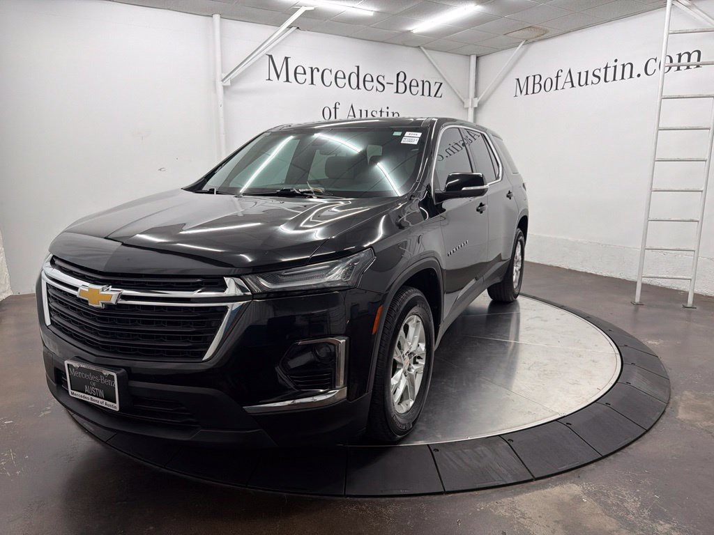 Used 2023 Chevrolet Traverse LS w/ Safety Package FWD image 3