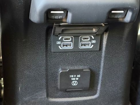 Used 2025 Jeep Wrangler Unlimited Sahara image 16