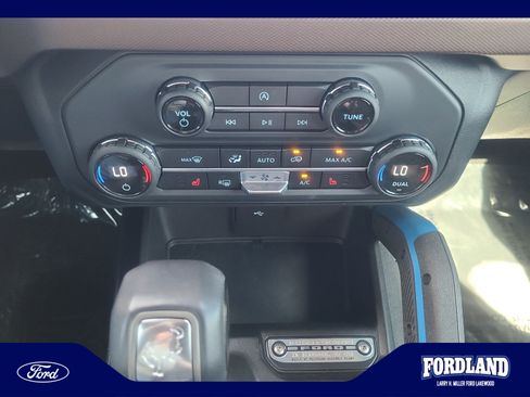 Used 2023 Ford Bronco Outer Banks AWD/4WD image 31