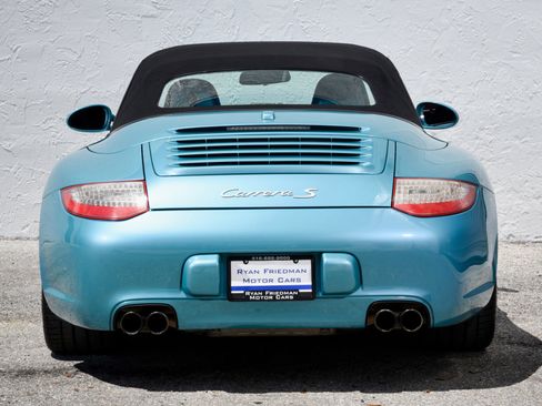 Used 2012 Porsche 911 Cabriolet image 32