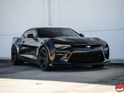 Used 2018 Chevrolet Camaro SS image 47