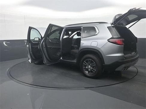 Used 2025 GMC Acadia Elevation image 39