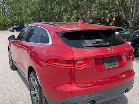 Used 2018 Jaguar F-PACE Prestige image 2