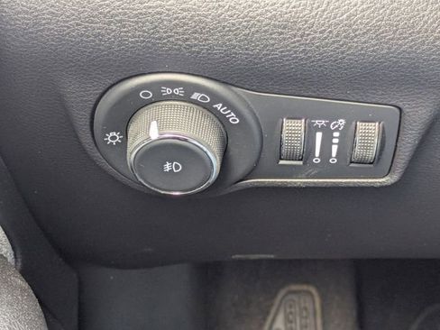 Used 2024 Jeep Compass Latitude AWD/4WD image 27
