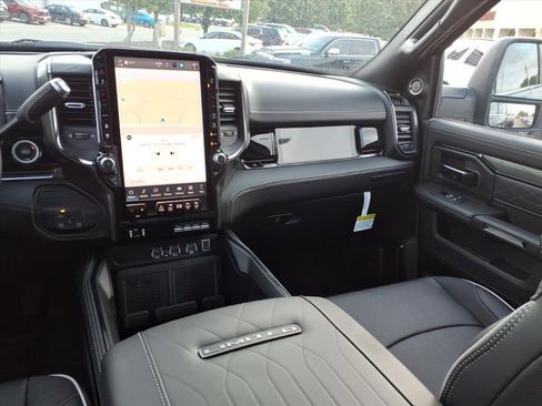 New 2025 RAM 3500 Limited image 16