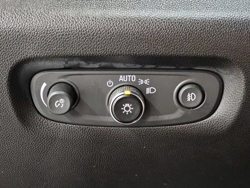 Used 2019 Chevrolet Traverse LT FWD image 36