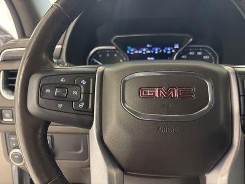Used 2021 GMC Yukon SLT w/ SLT Premium Package image 11