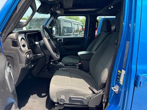 Used 2024 Jeep Wrangler Unlimited AWD/4WD image 13