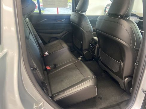 New 2025 Jeep Grand Cherokee 4WD image 19