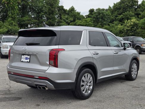 Used 2023 Hyundai Palisade SEL FWD image 5