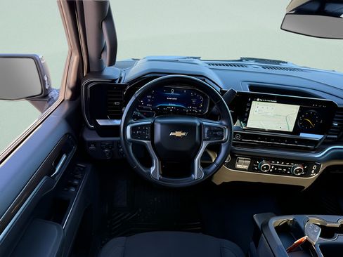 Used 2025 Chevrolet Silverado 1500 LT AWD/4WD image 6