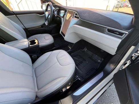 Used 2015 Tesla Model S 85 RWD image 11