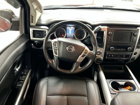 Used 2019 Nissan Titan PRO-4X AWD/4WD image 11