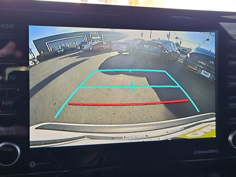 Used 2022 Toyota Corolla LE image 27