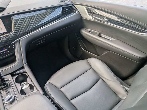 Certified 2023 Cadillac XT6 Premium Luxury w/ Technology Package FWD image 17