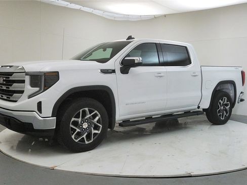 New 2026 GMC Sierra 1500 SLE AWD/4WD image 3