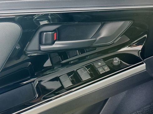 Used 2023 Subaru Solterra Premium image 15