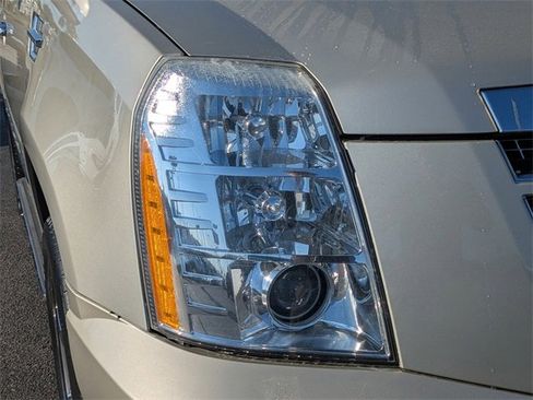 Used 2014 Cadillac Escalade Luxury image 10