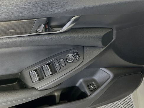 Used 2020 Honda Accord Sport image 11