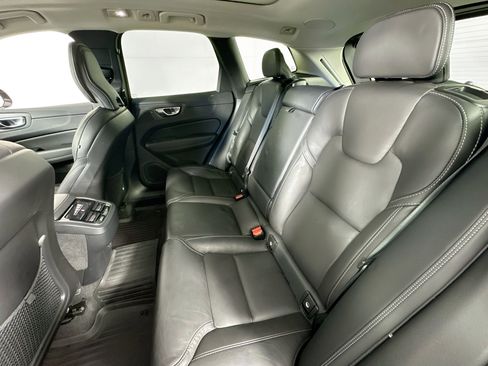 Used 2022 Volvo XC60 B5 Inscription w/ Protection Package Premier image 26