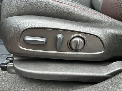 Certified 2022 Chevrolet Blazer RS w/ Enhanced Convenience Package image 17