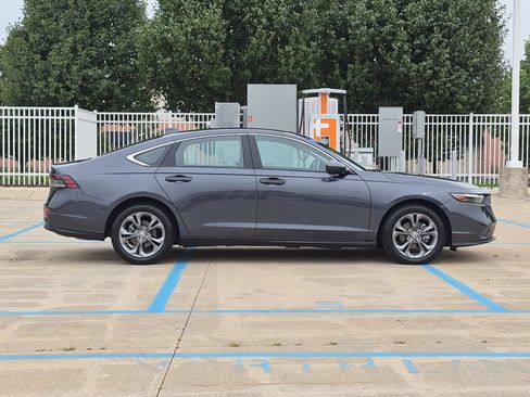 Used 2023 Honda Accord EX image 5