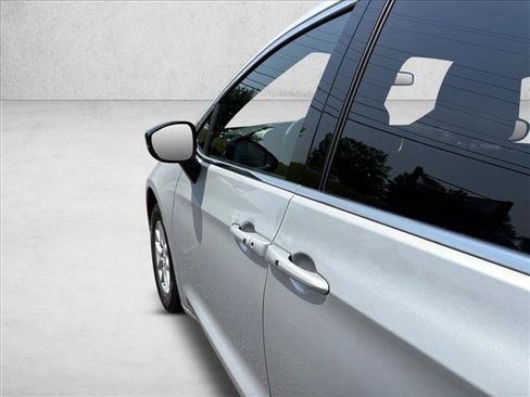 Used 2026 Chrysler Pacifica Select FWD image 30