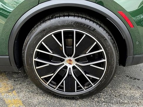 Used 2025 Porsche Macan Electric image 16