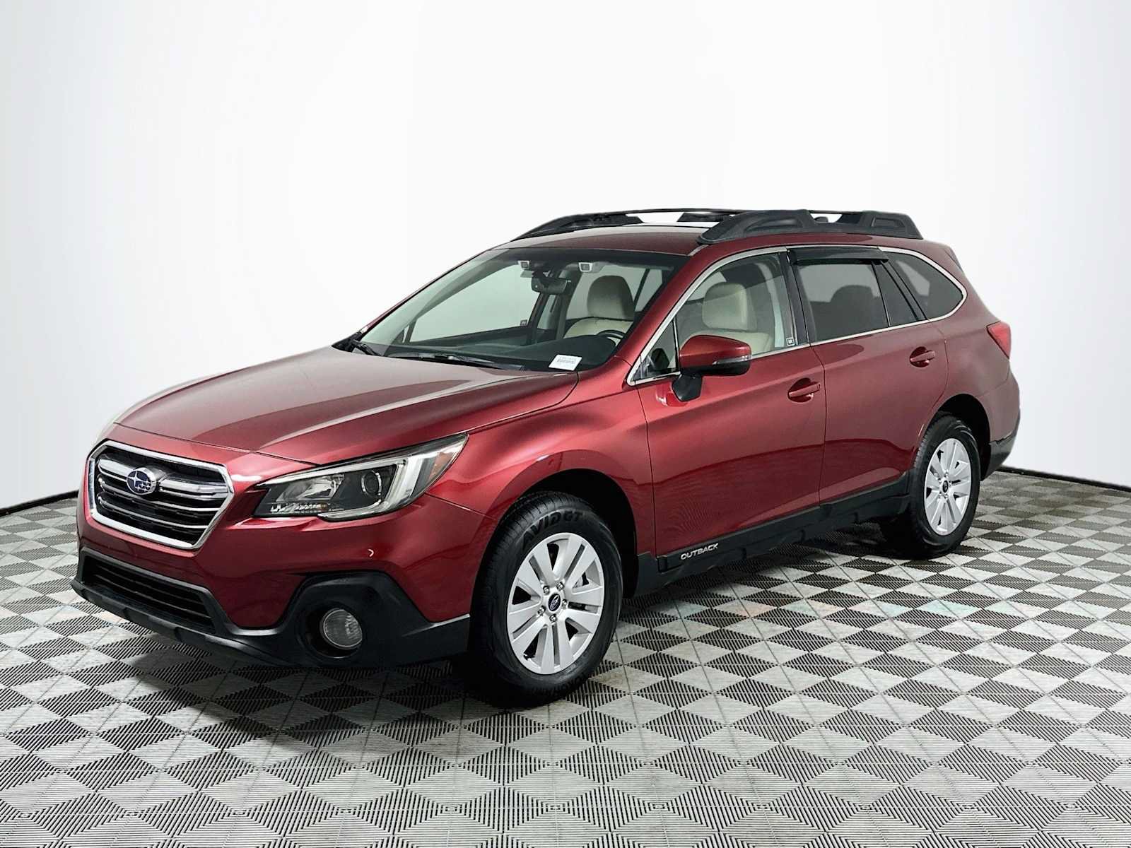 Used 2019 Subaru Outback 2.5i Premium AWD/4WD image 3