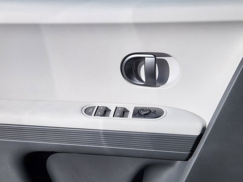 New 2026 Hyundai Ioniq 5 SEL image 7