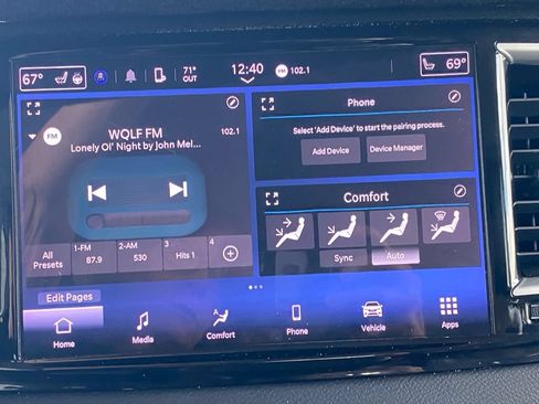 Used 2023 Chrysler Pacifica Touring-L FWD image 25