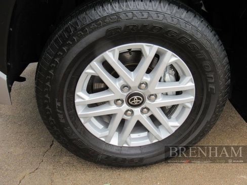 Used 2025 Toyota Tundra SR5 AWD/4WD image 10