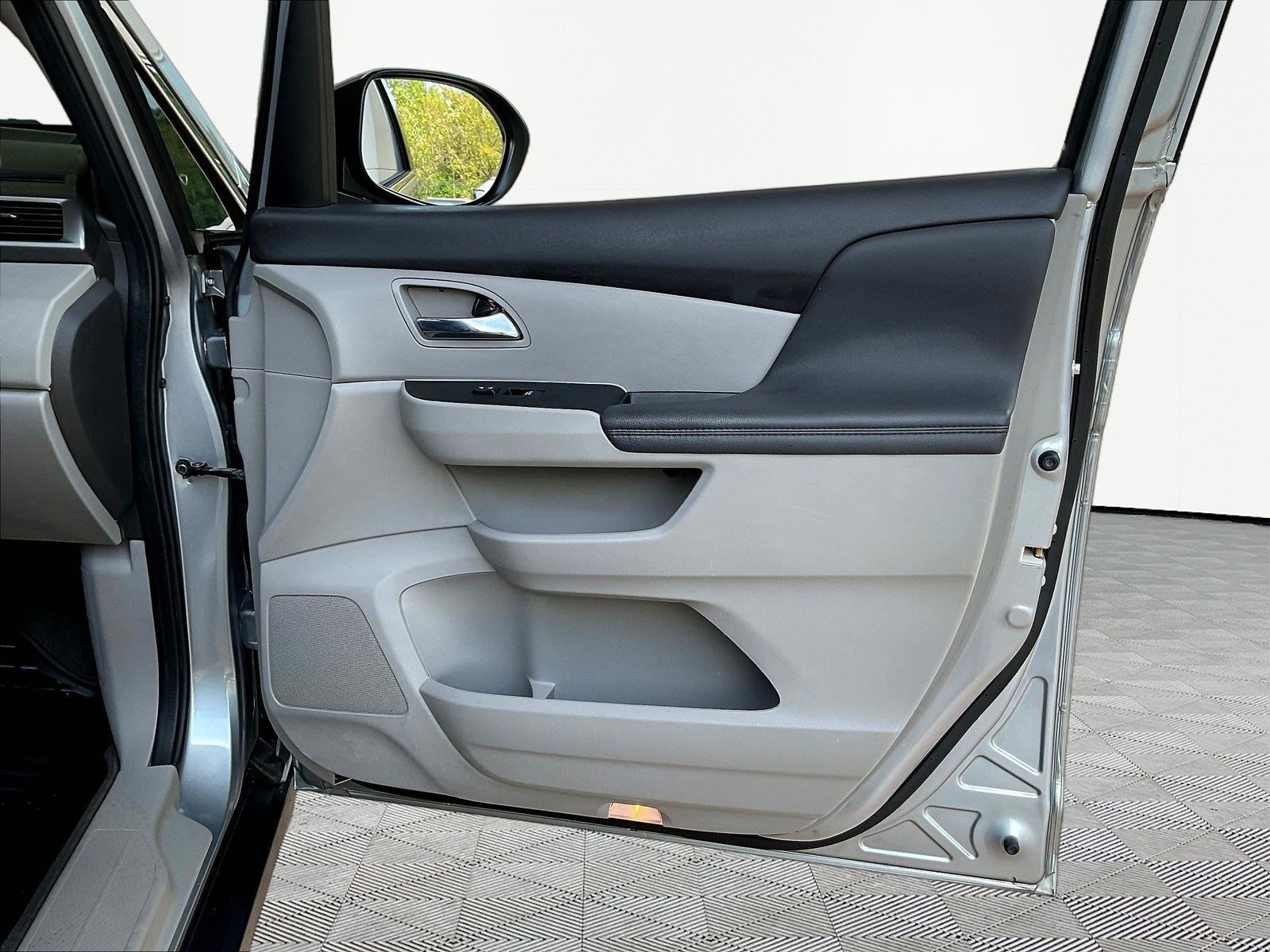 Used 2016 Honda Odyssey EX-L image 28