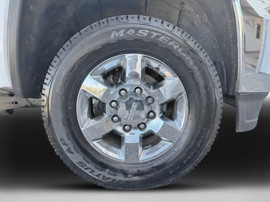Used 2015 GMC Sierra 2500 SLT w/ Suspension Package, Off-Road AWD/4WD image 29