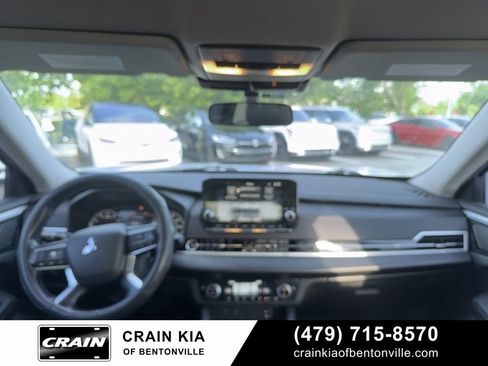 Used 2022 Mitsubishi Outlander SE AWD/4WD image 3