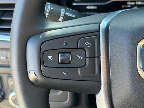 Used 2023 GMC Yukon XL SLT image 25