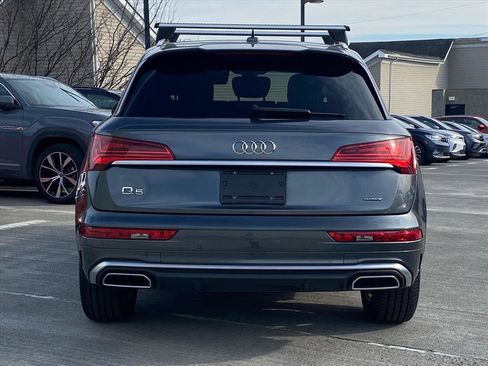 Used 2023 Audi Q5 2.0T Premium w/ Convenience Package image 4