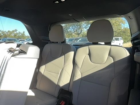 New 2026 Volvo XC90 B6 Plus w/ Protection Package Premier AWD/4WD image 15