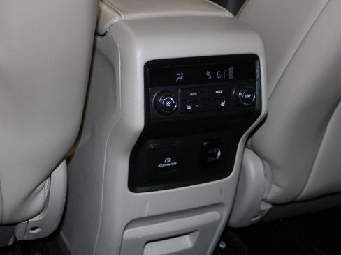 Used 2017 GMC Acadia Denali w/ Technology Package AWD/4WD image 31