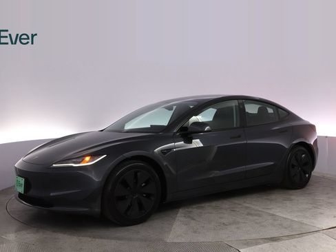 Used 2024 Tesla Model 3 Standard Range RWD image 18