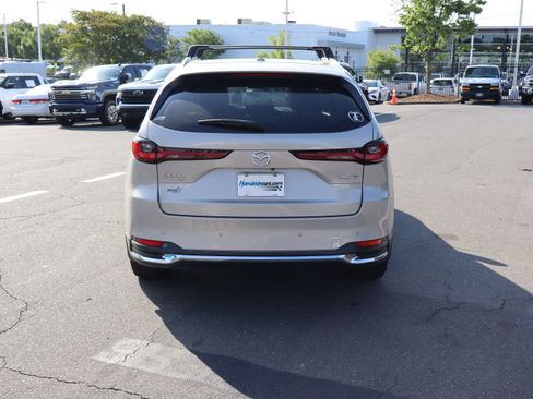 Used 2024 MAZDA CX-90 3.3 Turbo w/ Premium Package AWD/4WD image 9