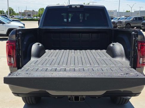 New 2026 RAM 2500 Laramie AWD/4WD image 5